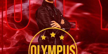 Olympus presenta a su nuevo cantante